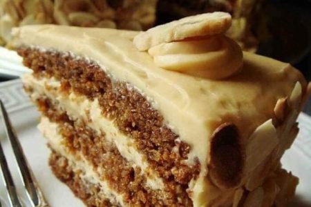 Butterscotch-Cake-with-Caramel-Icing