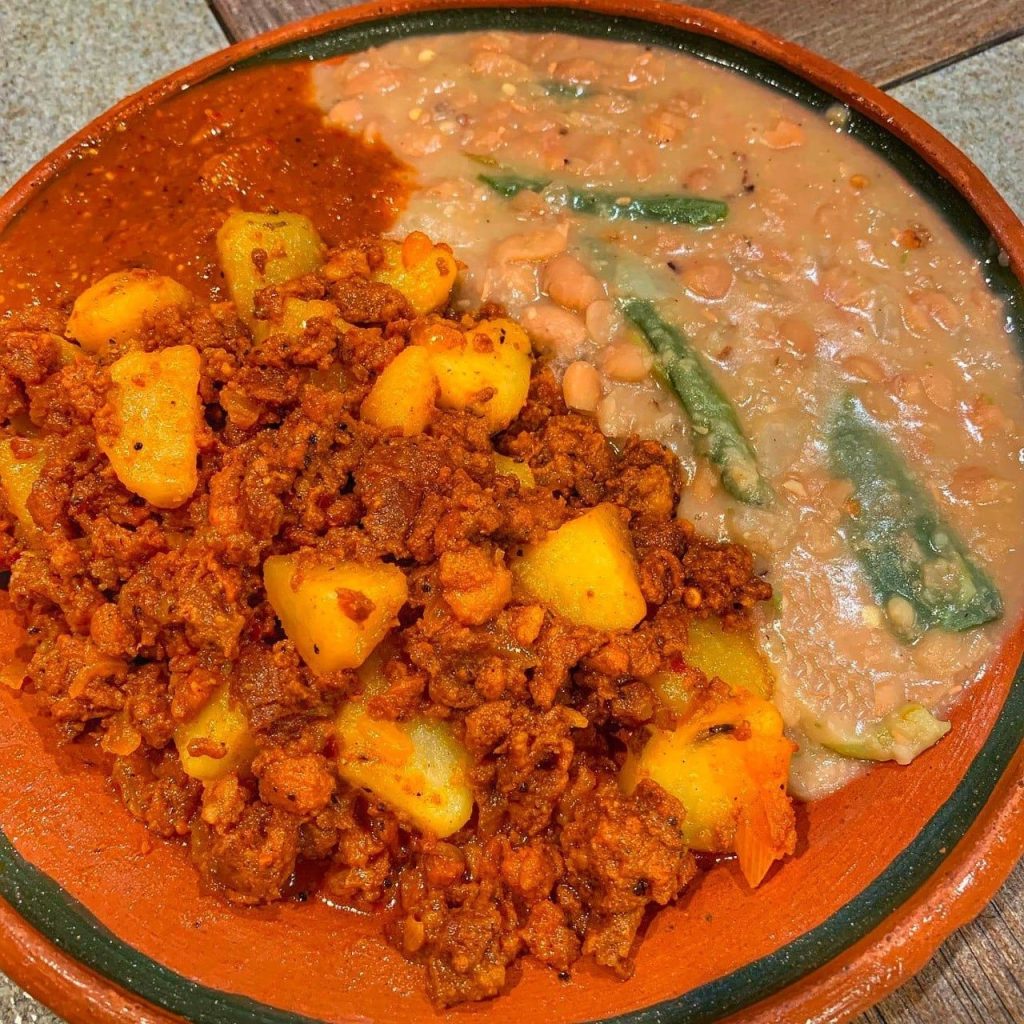 Chorizo con Papas y Frijoles (Chorizo with Potatoes and refried beans