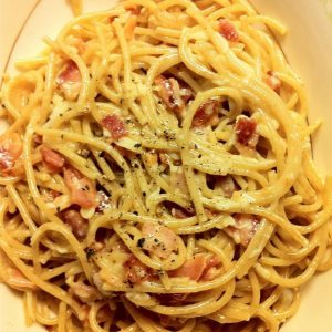 Italian Carbonara Flavored With Bacon Bits – Easy Recipes